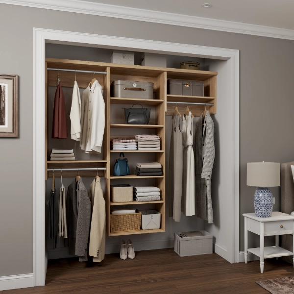 Built-in closet configuration